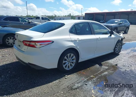 2018 Toyota Camry Le from USA, damaged, VIN 4T1B11HK7JU671057